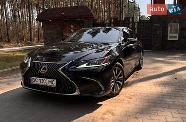 Седан Lexus ES 2020 в Новояворовске
