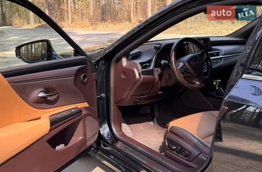 Седан Lexus ES 2020 в Новояворовске