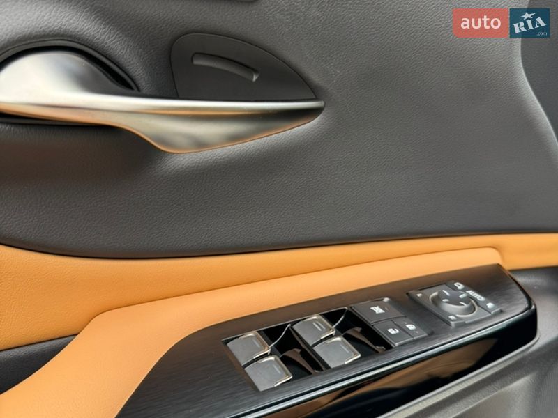 Седан Lexus ES 2023 в Виннице