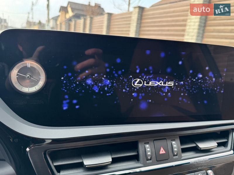 Седан Lexus ES 2023 в Виннице