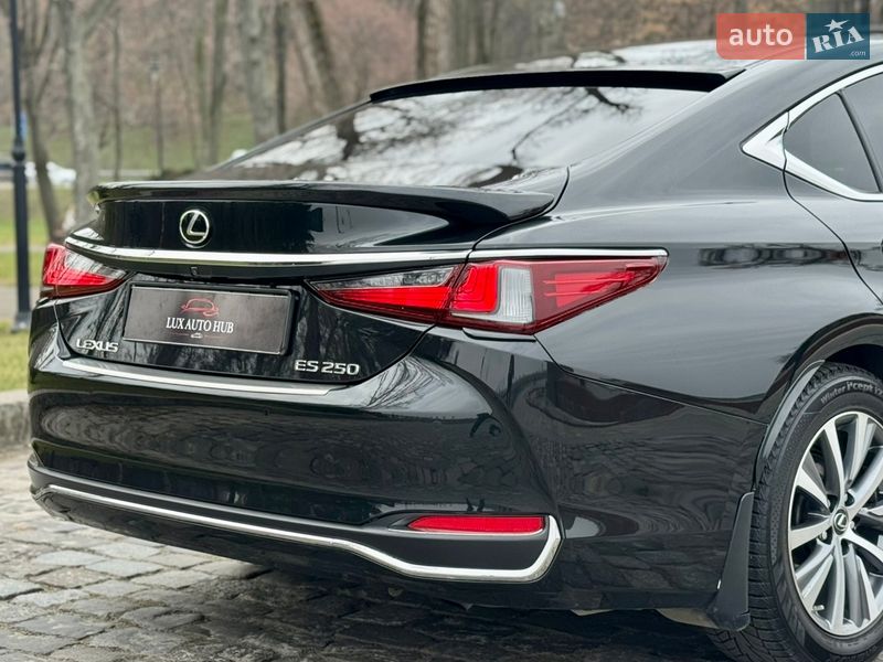 Седан Lexus ES 2018 в Києві фото 13 Седан Lexus ES 2018 в Києві