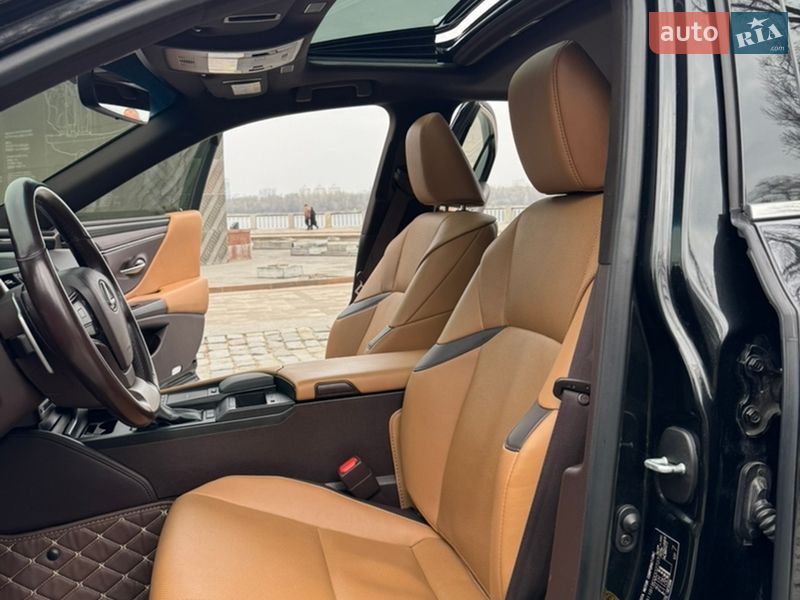 Седан Lexus ES 2018 в Києві фото 33 Седан Lexus ES 2018 в Києві