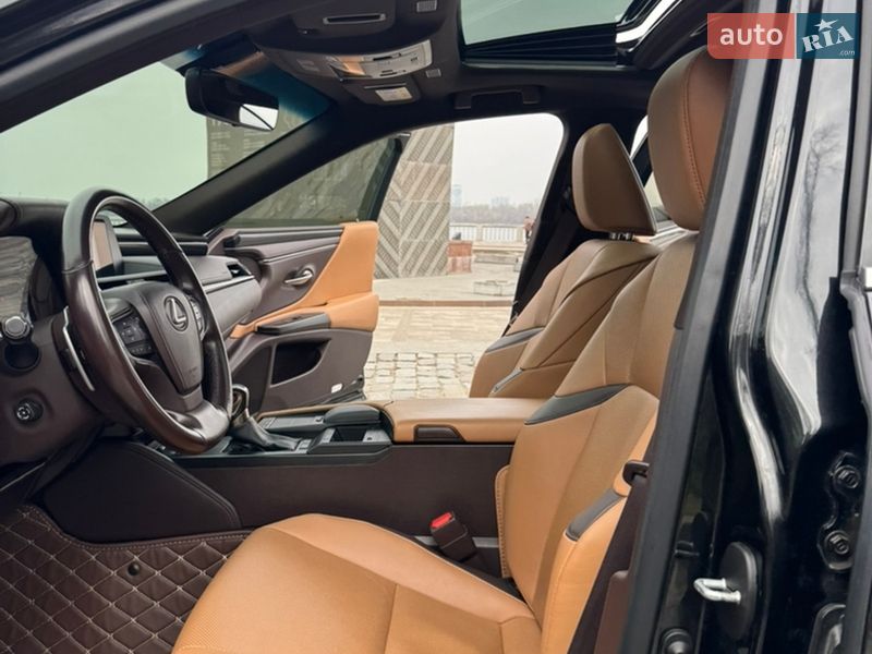 Седан Lexus ES 2018 в Києві фото 82 Седан Lexus ES 2018 в Києві