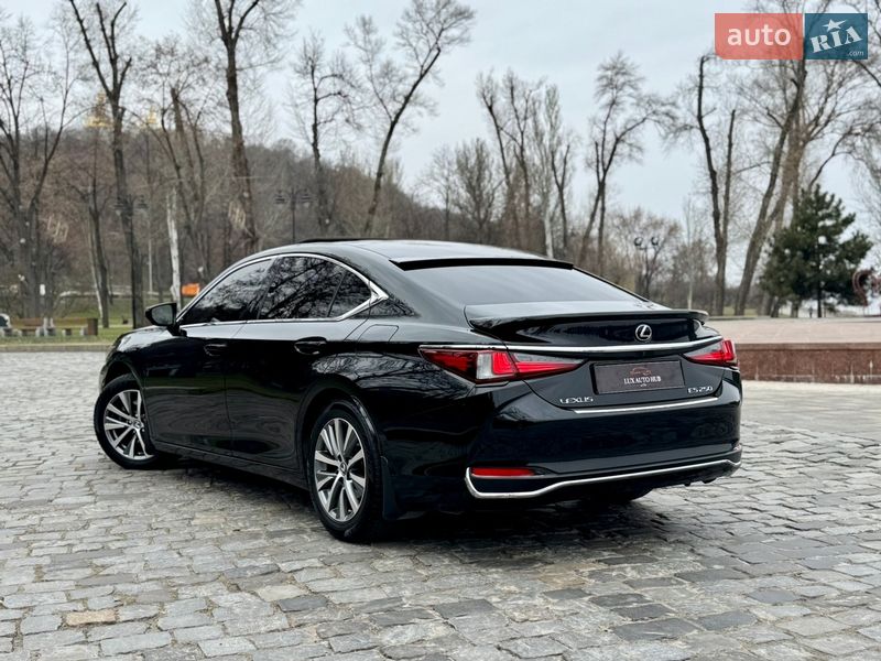Седан Lexus ES 2018 в Києві фото 105 Седан Lexus ES 2018 в Києві