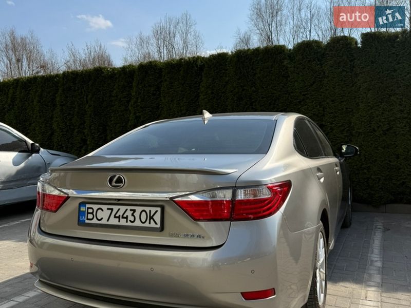 Седан Lexus ES 2015 в Львові фото 14 Седан Lexus ES 2015 в Львові