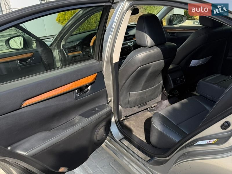 Седан Lexus ES 2015 в Львові фото 20 Седан Lexus ES 2015 в Львові