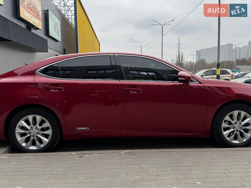 Седан Lexus ES 2014 в Києві