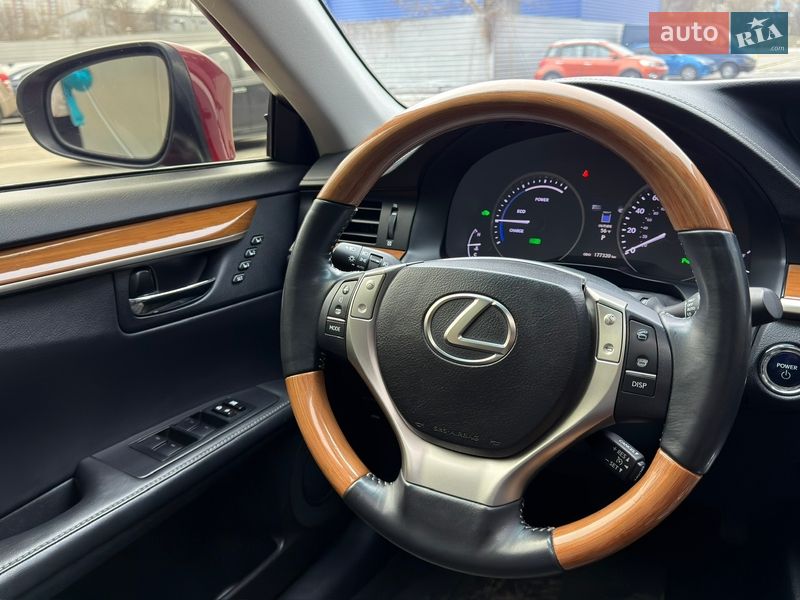 Седан Lexus ES 2014 в Києві