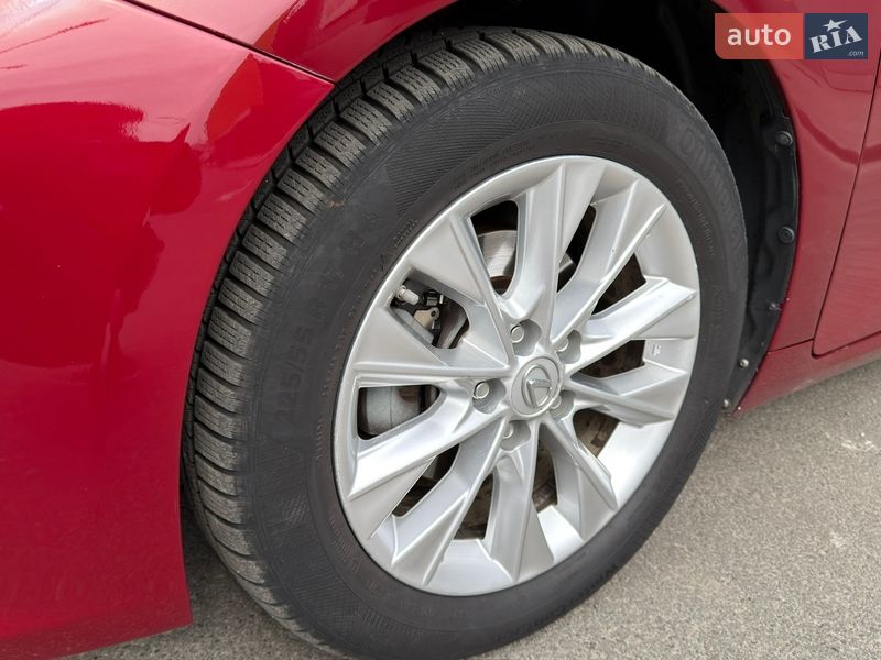 Седан Lexus ES 2014 в Києві