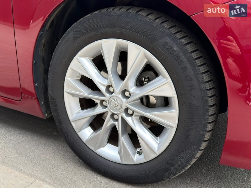 Седан Lexus ES 2014 в Києві