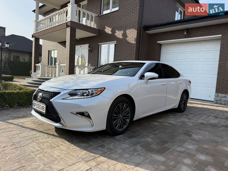 Седан Lexus ES 2018 в Киеве