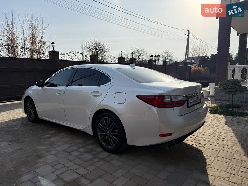Седан Lexus ES 2018 в Киеве