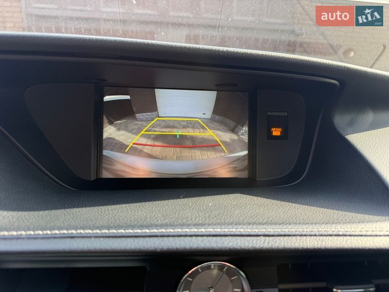 Седан Lexus ES 2018 в Киеве