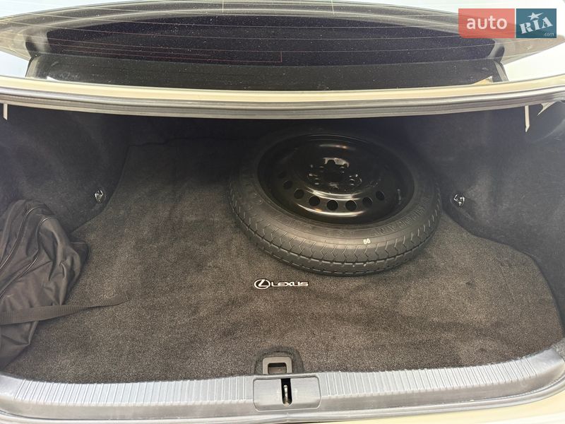 Седан Lexus ES 2018 в Киеве