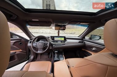 Седан Lexus ES 2020 в Львове