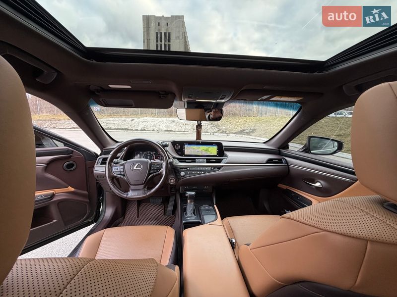 Седан Lexus ES 2020 в Львові