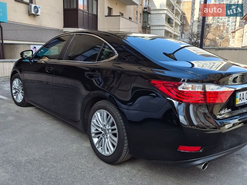 Седан Lexus ES 2012 в Киеве