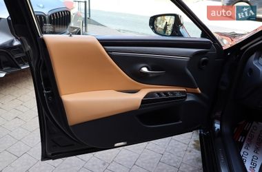 Седан Lexus ES 2022 в Львове