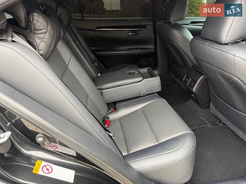 Седан Lexus ES 2016 в Одессе