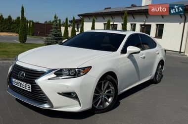 Седан Lexus ES 2016 в Львове