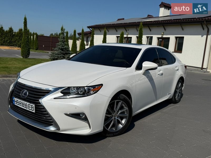 Lexus ES 2016