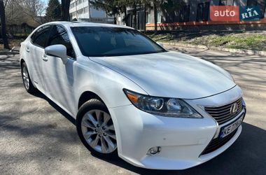 Седан Lexus ES 2014 в Кропивницькому