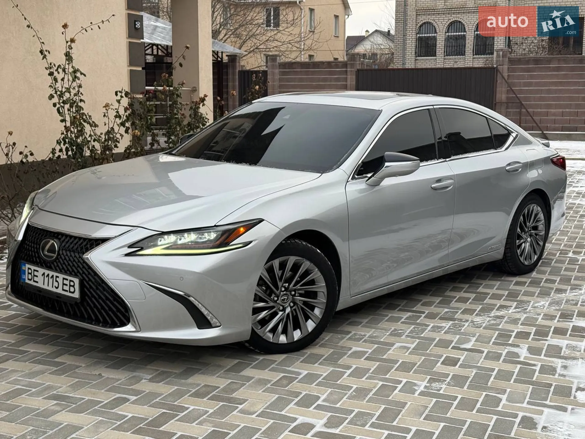 2019 Lexus ES - фото 1