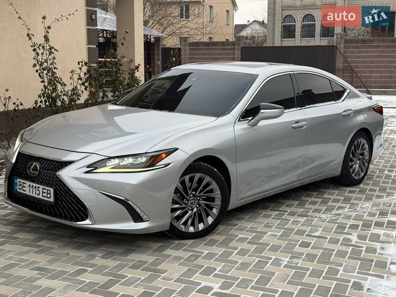 Lexus ES 2019