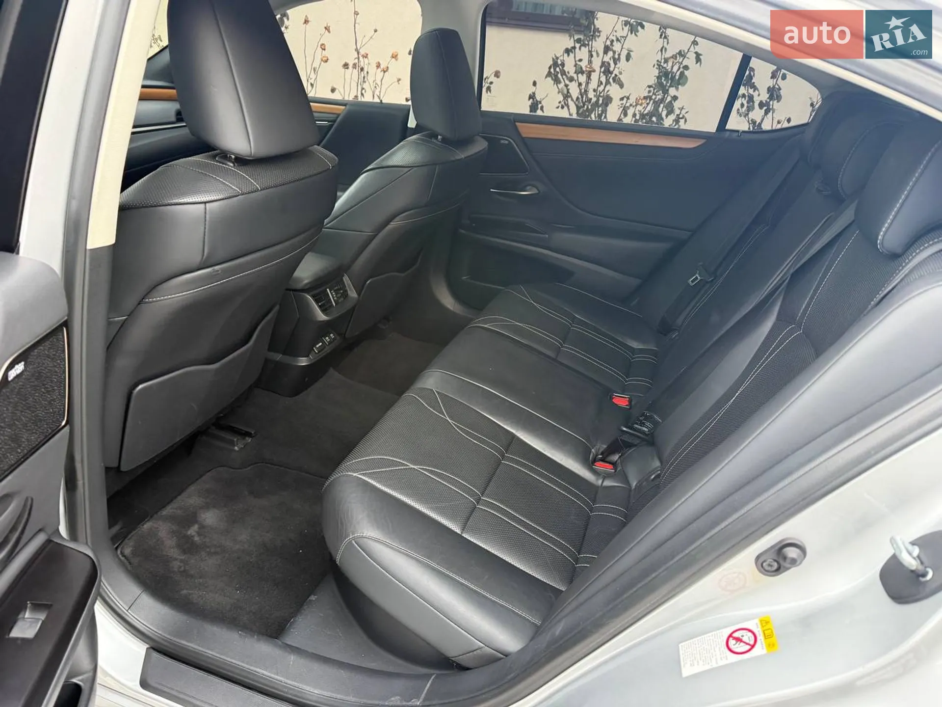 2019 Lexus ES - мініатюра 10