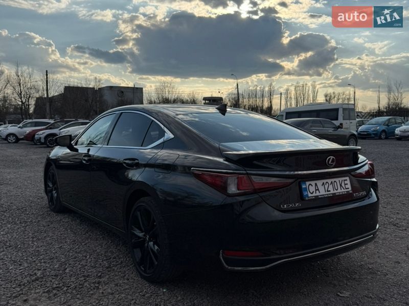 Седан Lexus ES 2023 в Черкассах