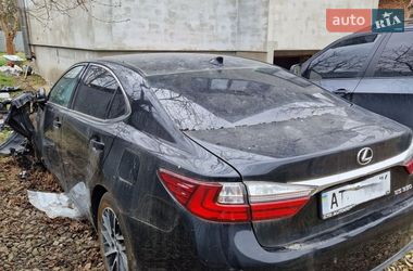 Седан Lexus ES 2016 в Івано-Франківську