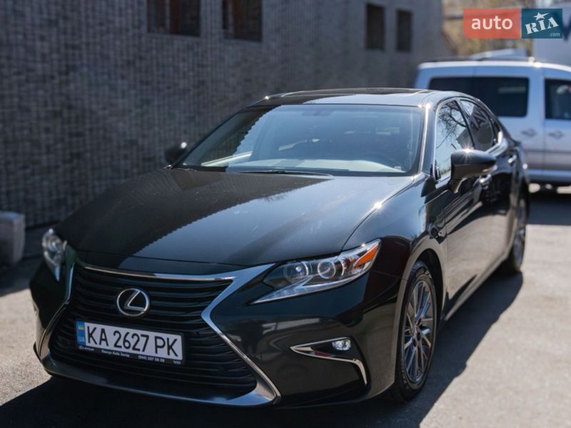 Седан Lexus ES 2018 в Киеве