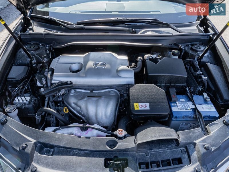 Седан Lexus ES 2018 в Киеве