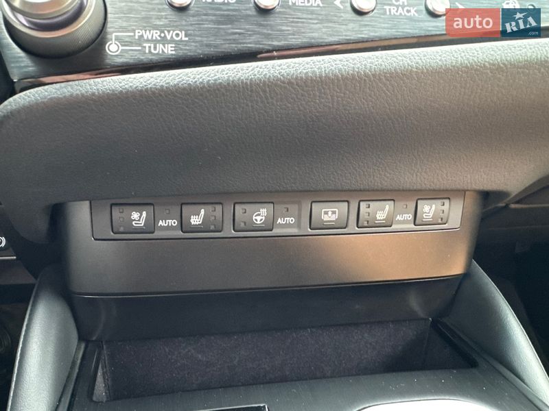 Седан Lexus ES 2022 в Киеве