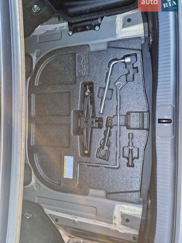 Седан Lexus ES 2015 в Киеве