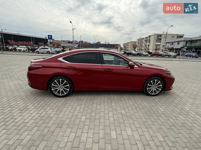 Седан Lexus ES 2020 в Ужгороде