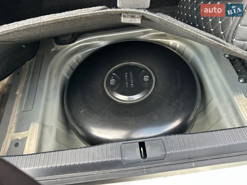 Седан Lexus ES 2017 в Киеве