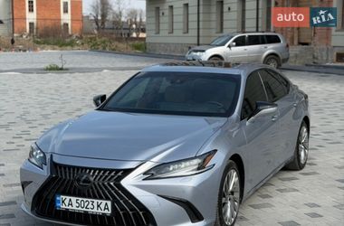 Седан Lexus ES 2023 в Коломиї