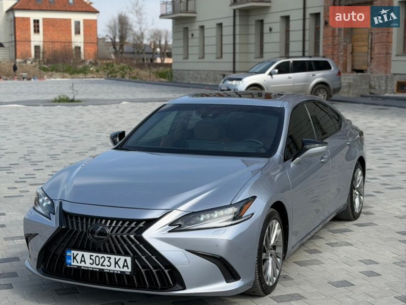 Lexus ES 2023