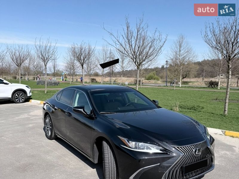 Седан Lexus ES 2019 в Киеве