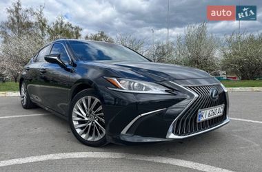 Седан Lexus ES 2018 в Киеве