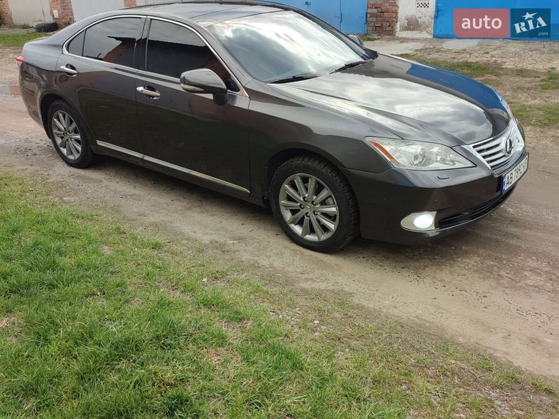 Седан Lexus ES 2011 в Виннице