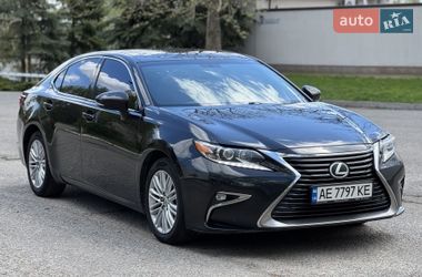 Седан Lexus ES 2016 в Дніпрі