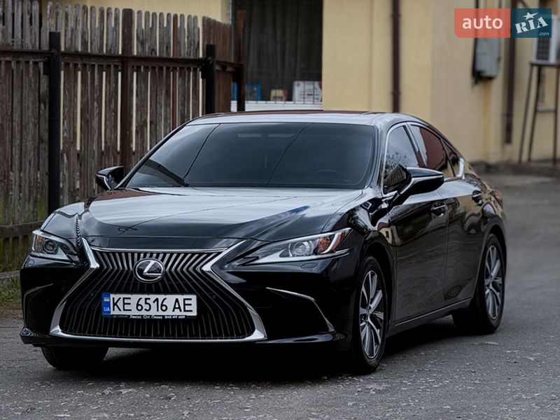 Lexus ES 2019