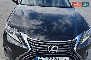 Седан Lexus ES 2017 в Дніпрі