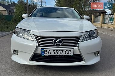 Седан Lexus ES 2015 в Кропивницькому