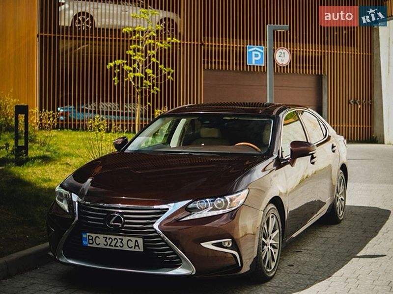 Lexus ES 2016