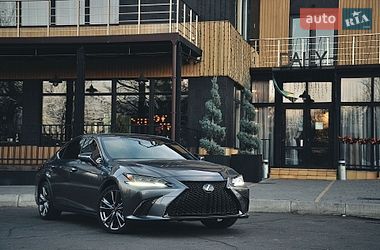 Седан Lexus ES 2018 в Миколаєві