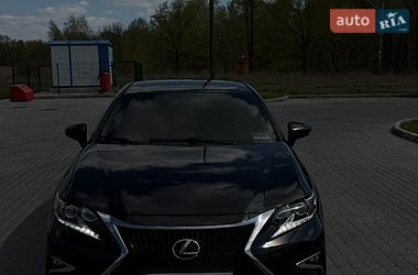 Седан Lexus ES 2015 в Киеве