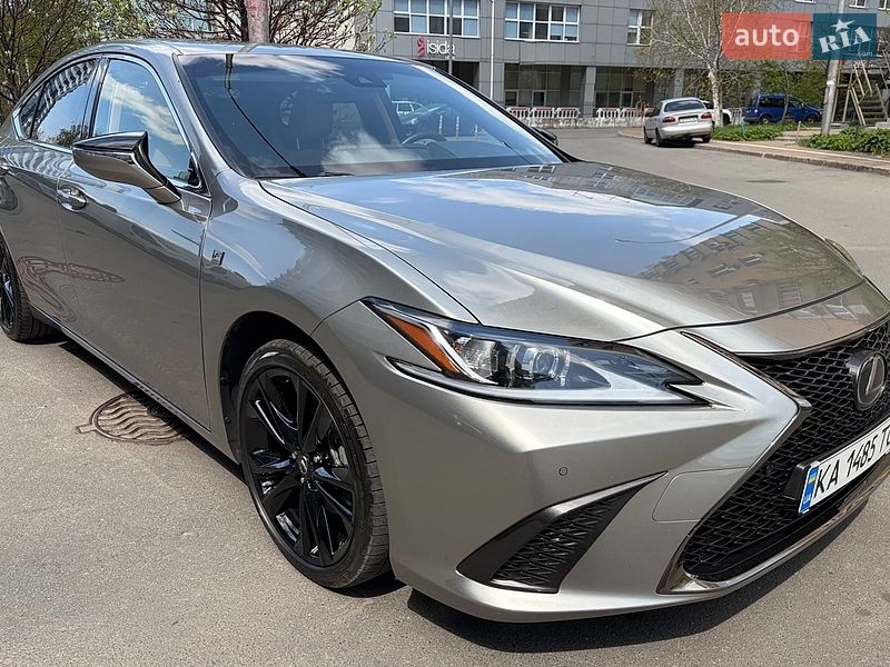 Lexus ES 2023